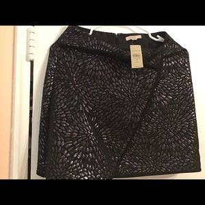 Loft skirt size 0 petite, NWT.